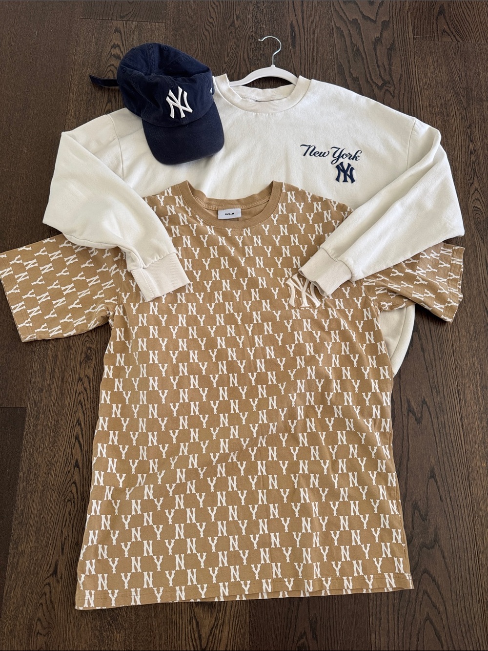 ⚾ NEW YORK YANKEES FAN BUNDLE ⚾
Official MLB Merch | 3-Piece Set
